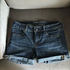 American Eagle Midi shorts